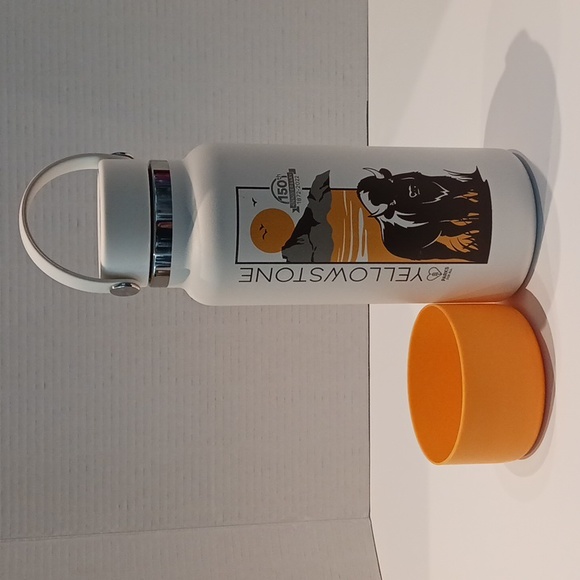 Hydro Flask - Yellowstone 150th (1872 - 2022) Anniversary - Picture 6 of 9